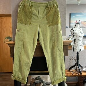 Soft Surroundings size m Spring green crop pants.  Elastic waist.